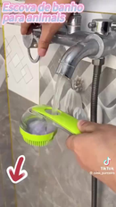 Escova de Banho para Pets com Reservatório de Shampoo Silicone Macio Massageador para Cães e Gatos